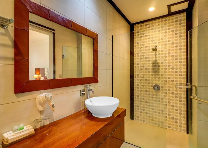 Palette Near Legian Formerly Argya Santi And ホテル 2*